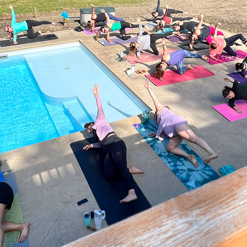 poolside-pilates-class-pilatesbody-by-kayla-pilates-instructor-studio-minneapolis-long-lake-minnesota-june-2