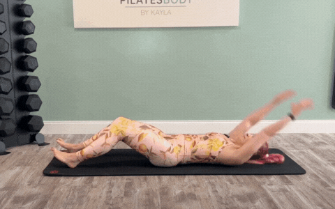 how-to-do-a-Spinal-Mobility-for-21-day-pilates-strength-challenge-by-pilatesbody-by-kayla