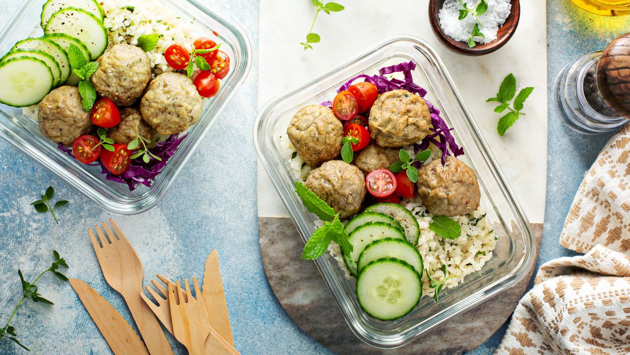Glass food containers for meal prepping on a budget.